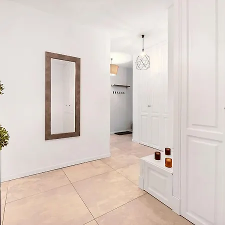Lumina 4-room With Large Balcony Apartment Warsaw