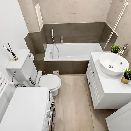 Lumina 4-room With Large Balcony