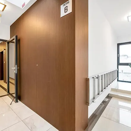 Lumina 4-room With Large Balcony Lägenhet