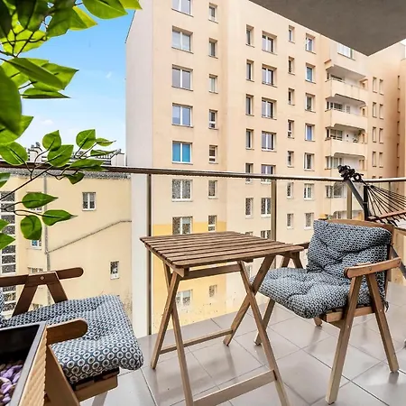 Apartment Lumina 4-room With Large Balcony Warsaw